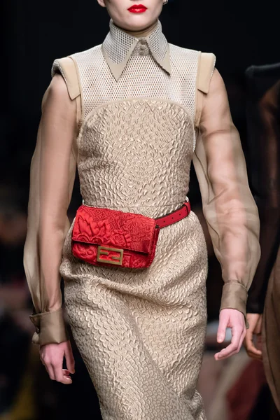 Look 96